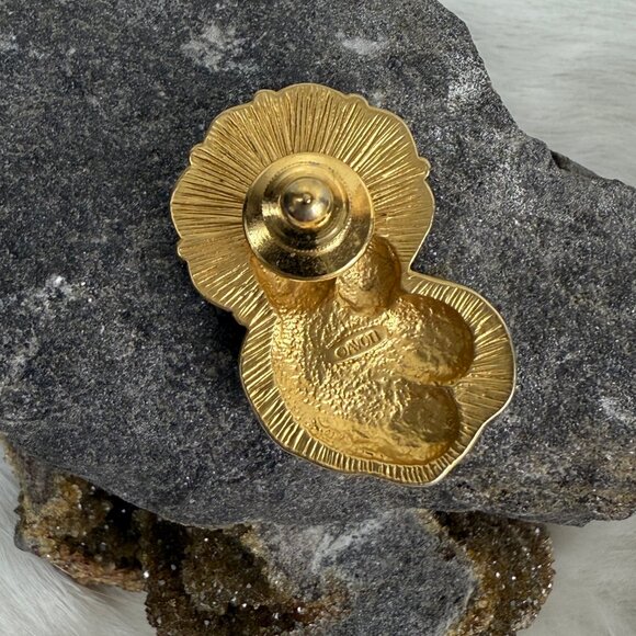 Vintage Avon Gold Tone & Green Enamel Mary w/ Jesus Lapel Pin - Picture 3 of 5